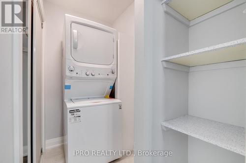 2628 Council Ring Road, Mississauga, ON - Indoor Photo Showing Laundry Room