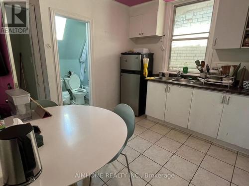 306 Dupont Street, Toronto (Annex), ON - Indoor Photo Showing Kitchen With Double Sink