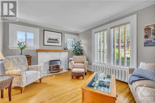 31 Jessie Street, Brockville, ON - Indoor Photo Showing Living Room With Fireplace