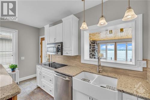 31 Jessie Street, Brockville, ON - Indoor Photo Showing Kitchen