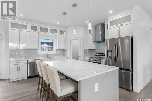 610 Weir Crescent, Warman, SK - Indoor Photo Showing Kitchen With Stainless Steel Kitchen With Upgraded Kitchen