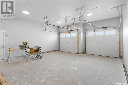 610 Weir Crescent, Warman, SK - Indoor Photo Showing Garage