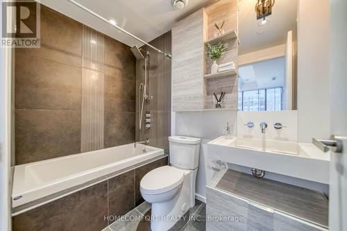 1702 - 5 St Joseph Street, Toronto, ON - Indoor Photo Showing Bathroom