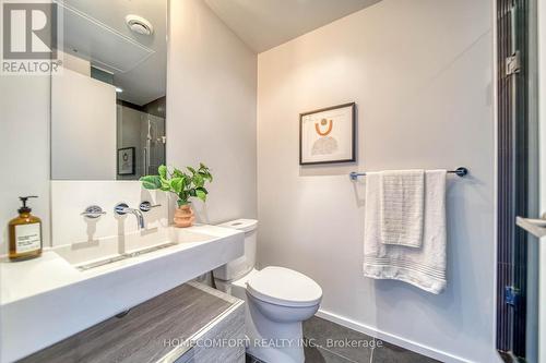 1702 - 5 St Joseph Street, Toronto, ON - Indoor Photo Showing Bathroom