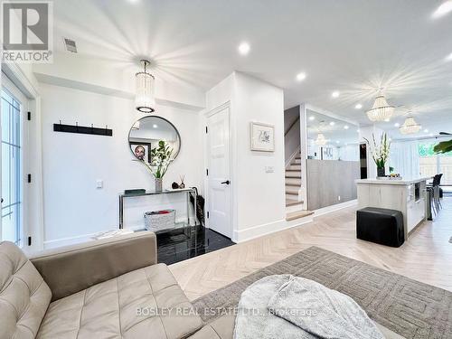 629 Shaw Street, Toronto, ON - Indoor Photo Showing Living Room