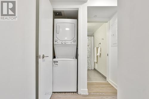 524 - 38 Monte Kwinter Court, Toronto C06, ON - Indoor Photo Showing Laundry Room