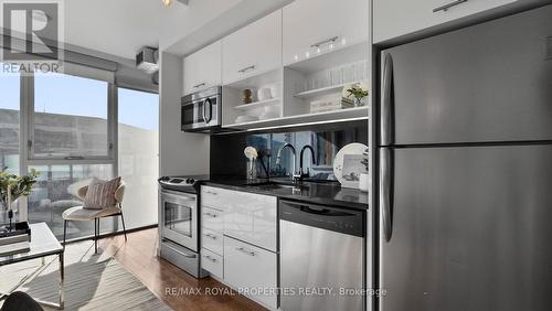 716 - 32 Trolley Crescent, Toronto, ON - Indoor Photo Showing Kitchen With Stainless Steel Kitchen With Upgraded Kitchen