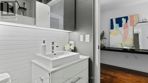 716 - 32 Trolley Crescent, Toronto, ON - Indoor Photo Showing Bathroom