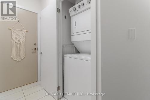 404 - 1486 Bathurst Street, Toronto (Humewood-Cedarvale), ON - Indoor Photo Showing Laundry Room