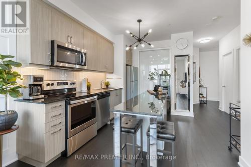 404 - 1486 Bathurst Street, Toronto (Humewood-Cedarvale), ON - Indoor Photo Showing Kitchen With Stainless Steel Kitchen With Upgraded Kitchen