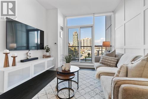 404 - 1486 Bathurst Street, Toronto (Humewood-Cedarvale), ON - Indoor Photo Showing Living Room