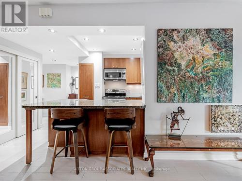 345 - 21 Dale Avenue, Toronto, ON - Indoor Photo Showing Kitchen