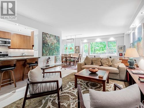 345 - 21 Dale Avenue, Toronto, ON - Indoor Photo Showing Living Room