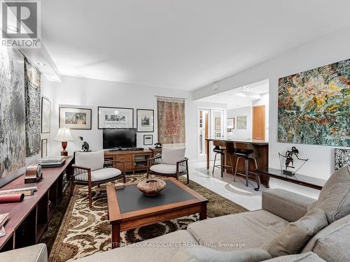 345 - 21 Dale Avenue, Toronto, ON - Indoor Photo Showing Living Room