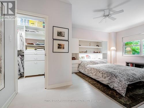 345 - 21 Dale Avenue, Toronto, ON - Indoor Photo Showing Bedroom
