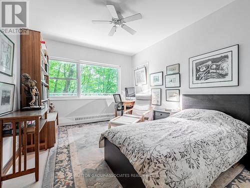 345 - 21 Dale Avenue, Toronto, ON - Indoor Photo Showing Bedroom