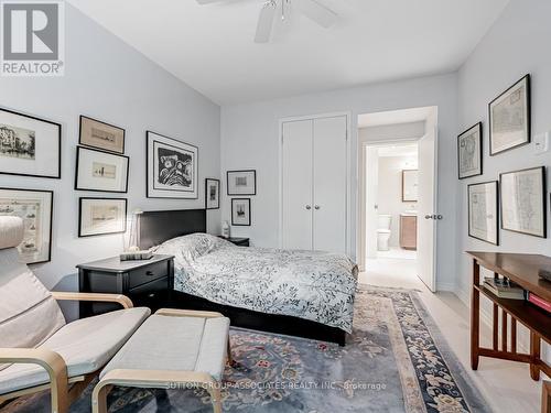 345 - 21 Dale Avenue, Toronto, ON - Indoor Photo Showing Bedroom