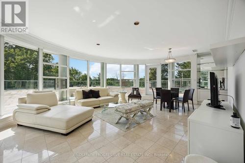 408 - 1 Watergarden Way, Toronto (Bayview Village), ON - Indoor Photo Showing Living Room