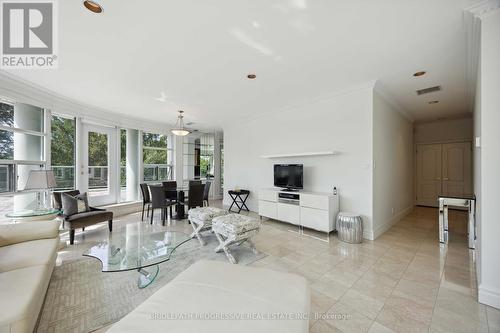 408 - 1 Watergarden Way, Toronto (Bayview Village), ON - Indoor Photo Showing Living Room