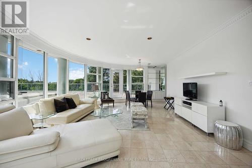 408 - 1 Watergarden Way, Toronto (Bayview Village), ON - Indoor Photo Showing Living Room