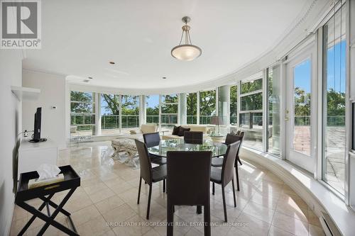 408 - 1 Watergarden Way, Toronto (Bayview Village), ON - Indoor Photo Showing Dining Room