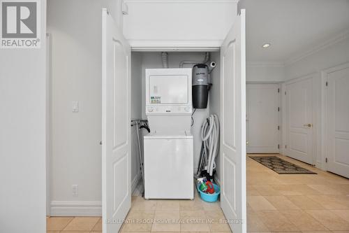 408 - 1 Watergarden Way, Toronto (Bayview Village), ON - Indoor Photo Showing Laundry Room