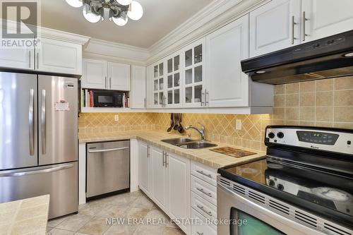 Ph5 - 5 Shady Golfway, Toronto (Flemingdon Park), ON - Indoor Photo Showing Kitchen With Double Sink