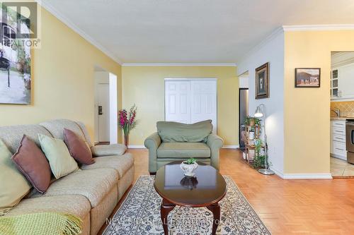 Ph5 - 5 Shady Golfway, Toronto, ON - Indoor Photo Showing Living Room