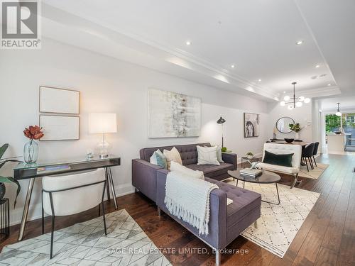 72 Curzon Street, Toronto E01, ON - Indoor Photo Showing Living Room