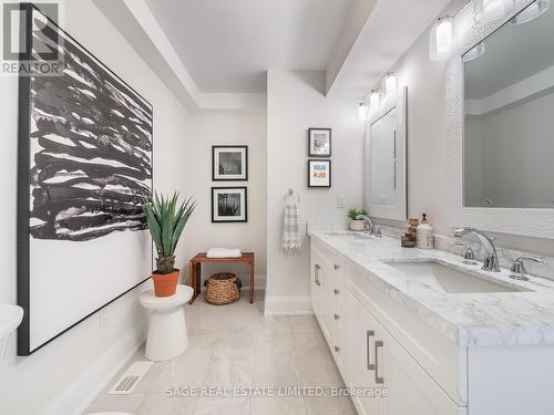 72 Curzon Street, Toronto E01, ON - Indoor Photo Showing Bathroom