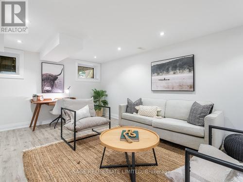 72 Curzon Street, Toronto E01, ON - Indoor Photo Showing Living Room