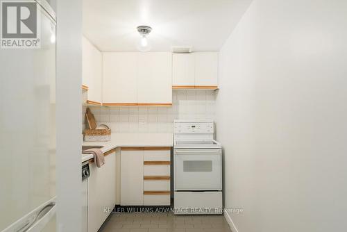 303 - 61 Main Street, Toronto, ON - Indoor Photo Showing Kitchen