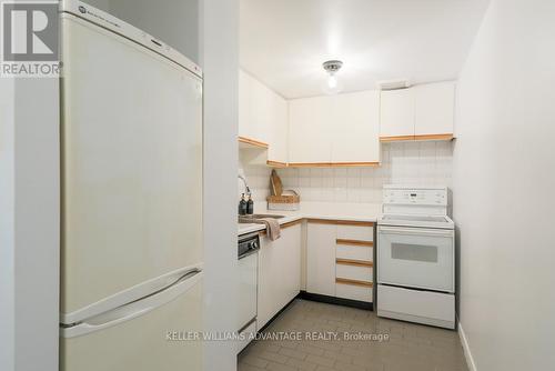 303 - 61 Main Street, Toronto, ON - Indoor Photo Showing Kitchen