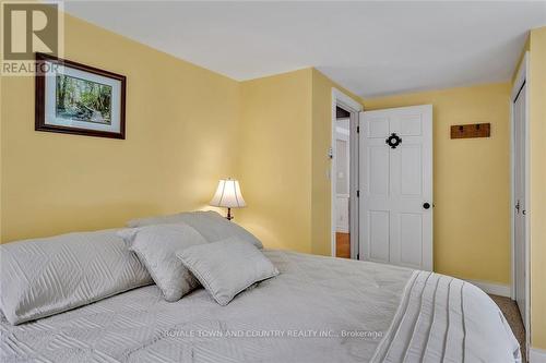 80 Laxton Twp 5Th Line, Kawartha Lakes (Kirkfield), ON - Indoor Photo Showing Bedroom