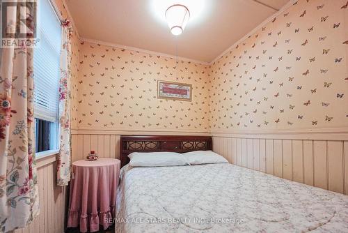 793 Kenstone Beach Road, Kawartha Lakes (Bobcaygeon), ON - Indoor Photo Showing Bedroom