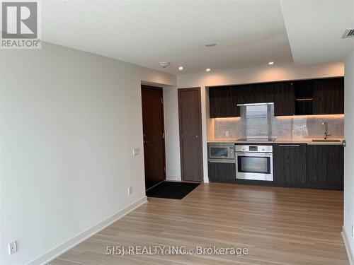 2215 - 17 Bathurst Street, Toronto, ON - Indoor Photo Showing Kitchen