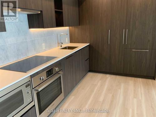 2215 - 17 Bathurst Street, Toronto, ON - Indoor Photo Showing Kitchen