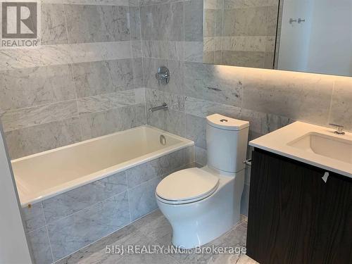 2215 - 17 Bathurst Street, Toronto, ON - Indoor Photo Showing Bathroom