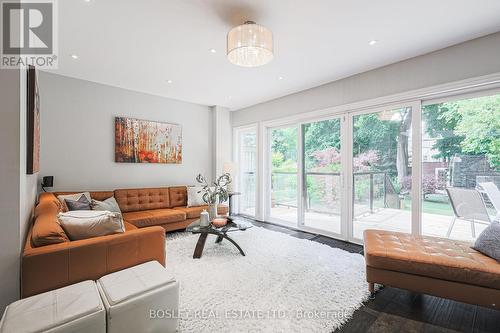 334 Cleveland Street, Toronto, ON - Indoor Photo Showing Living Room