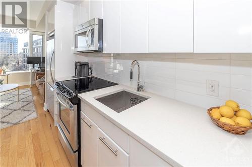 360 Patricia Avenue Unit#502, Ottawa, ON - Indoor Photo Showing Kitchen