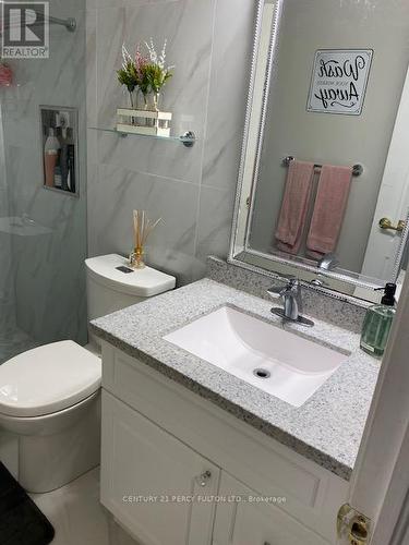 Th8 - 80 Carr Street, Toronto C01, ON - Indoor Photo Showing Bathroom