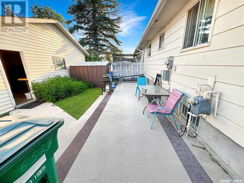 652 Douglas Crescent, Saskatoon, SK - Outdoor With Exterior