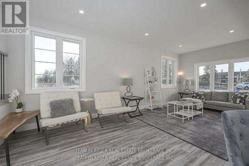 Blkc#15 - 1545 Chickadee Trail, London, ON - Indoor Photo Showing Living Room