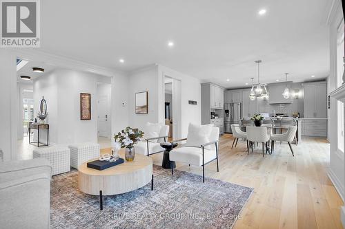 1345 Silverfox Drive, London, ON - Indoor Photo Showing Living Room