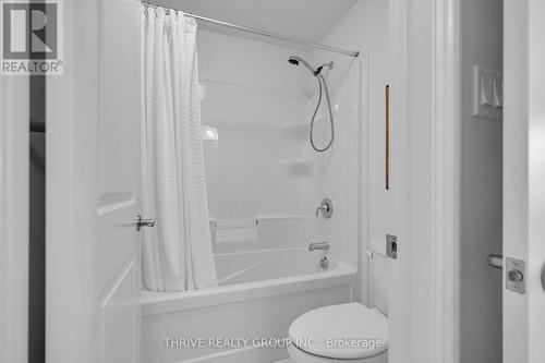 1345 Silverfox Drive, London, ON - Indoor Photo Showing Bathroom