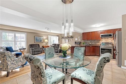41 Periwinkle Drive, Hamilton, ON - Indoor Photo Showing Dining Room