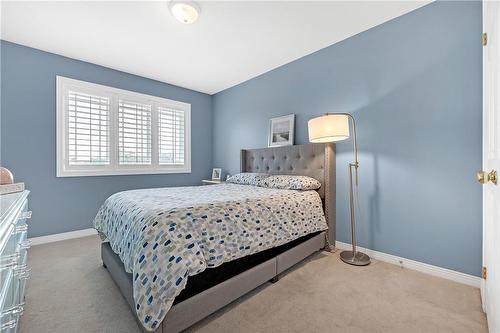 41 Periwinkle Drive, Hamilton, ON - Indoor Photo Showing Bedroom