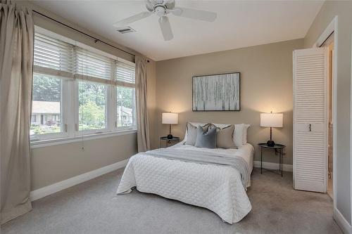 674 Holt Drive, Burlington, ON - Indoor Photo Showing Bedroom