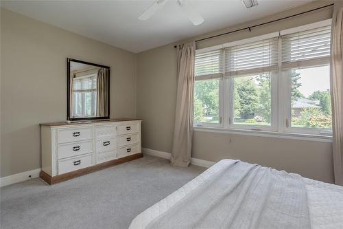 674 Holt Drive, Burlington, ON - Indoor Photo Showing Bedroom