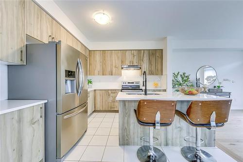 47 Freedom Crescent, Hamilton, ON - Indoor Photo Showing Kitchen With Double Sink